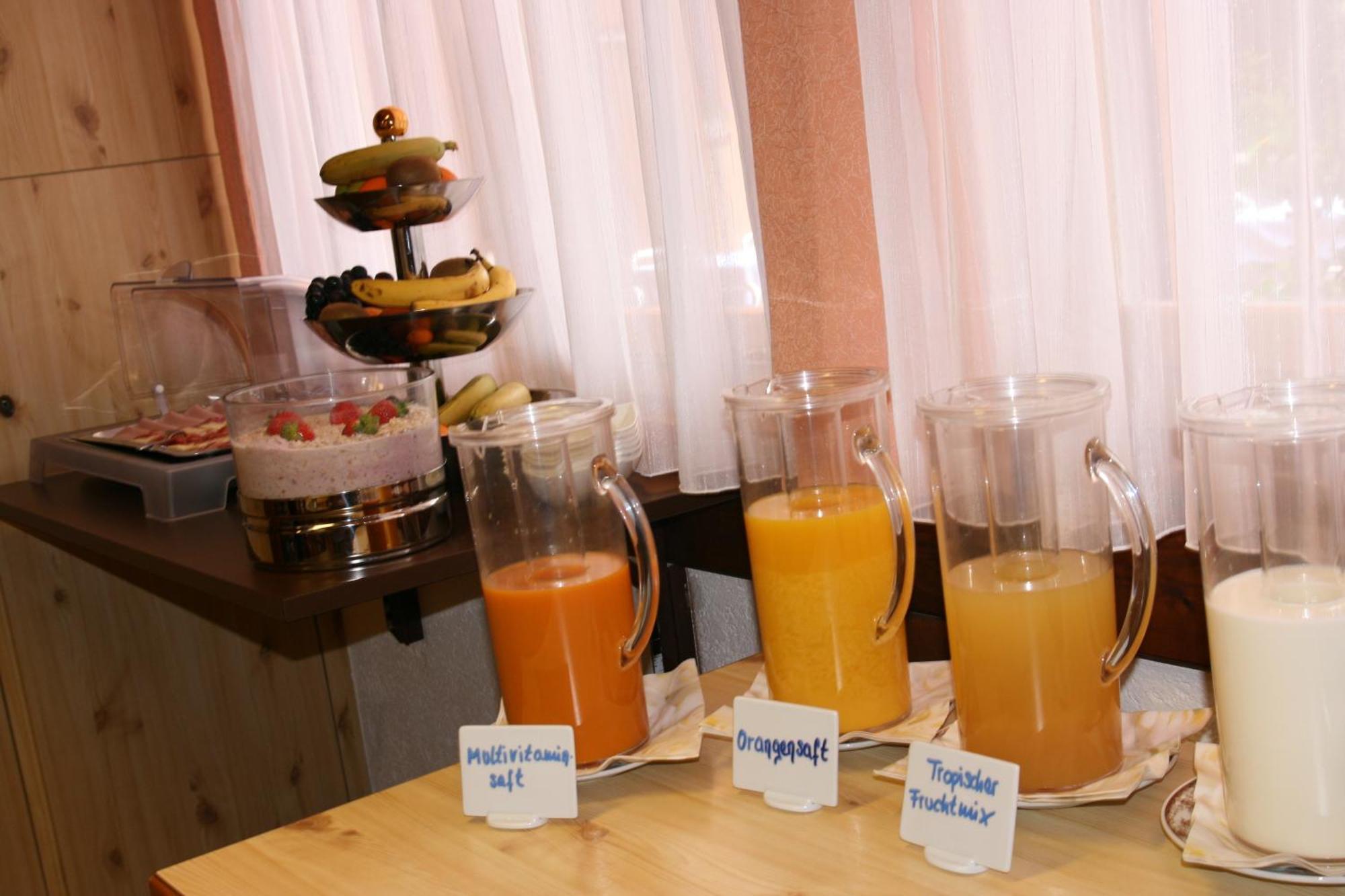 Hotel Glaernisch Hof ฮอร์เกน ภายนอก รูปภาพ