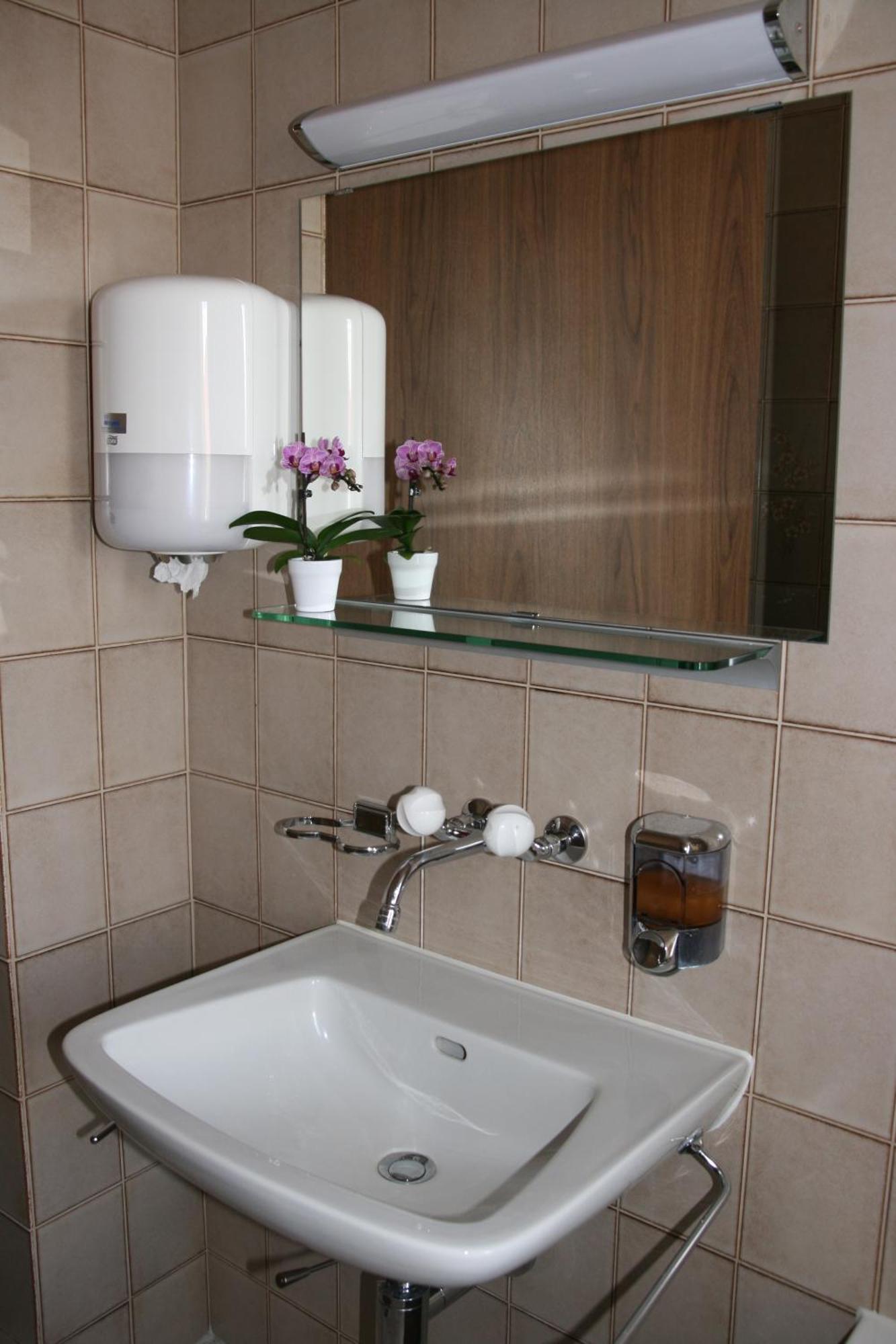 Hotel Glaernisch Hof ฮอร์เกน ภายนอก รูปภาพ