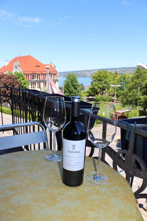 Hotel Glaernisch Hof ฮอร์เกน ภายนอก รูปภาพ