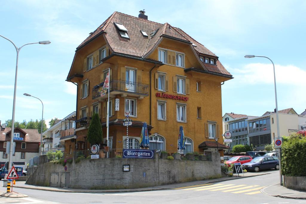 Hotel Glaernisch Hof ฮอร์เกน ภายนอก รูปภาพ
